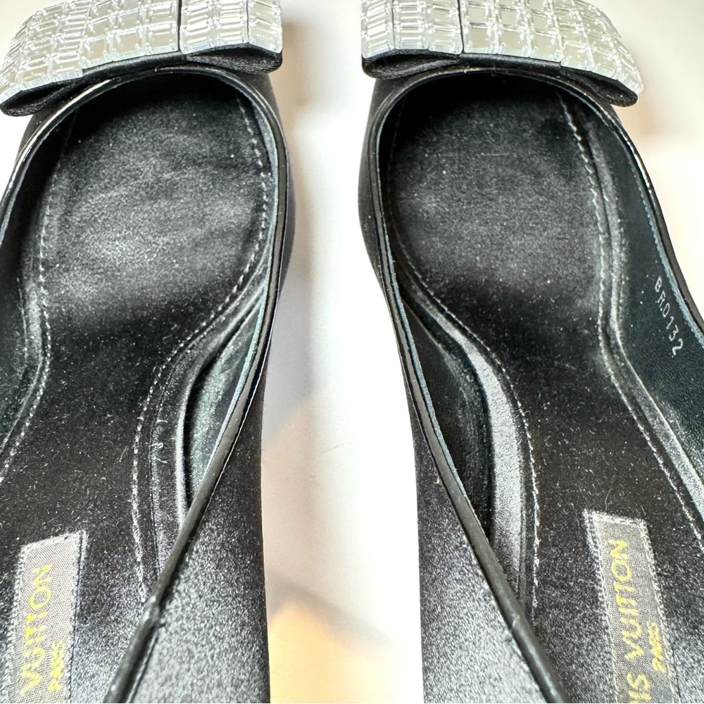 Louis Vuitton Music Hall Black Satin Peep Toe Heel W Mirror Crystal Logo Sz 38.5